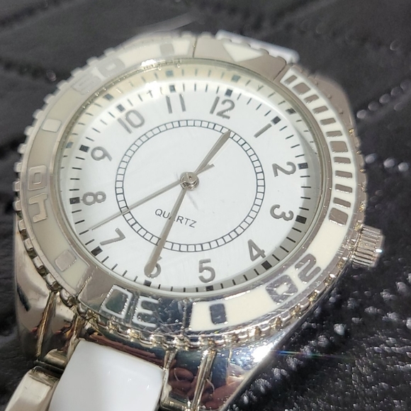 Quartz Watch (Unisex) - Picture 7 of 7